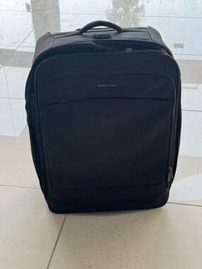 Briggs & Riley Black Check-On Travel Rolling Luggage
